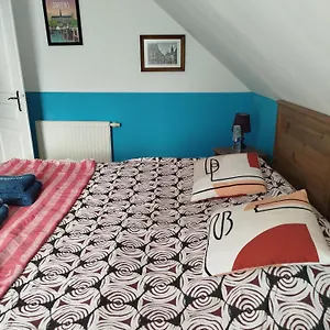Bleue Dans Maison Avec Parking Cluses